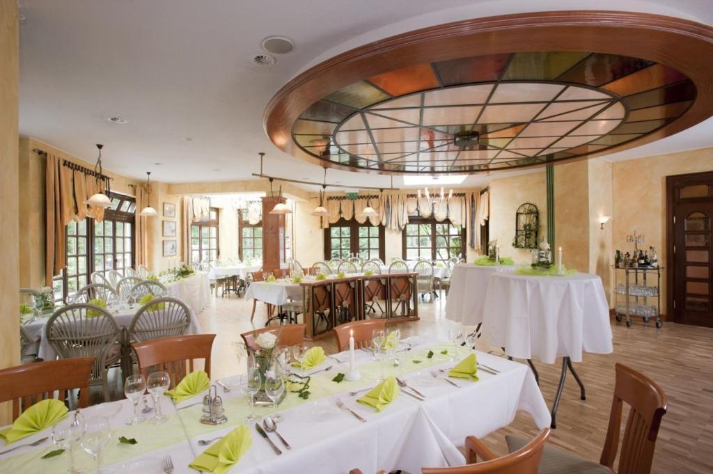 Hotel Meiners Hatten Екстериор снимка